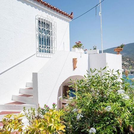 Traditional House Under The Clock Tower With Sweet View Poros Town Exterior foto